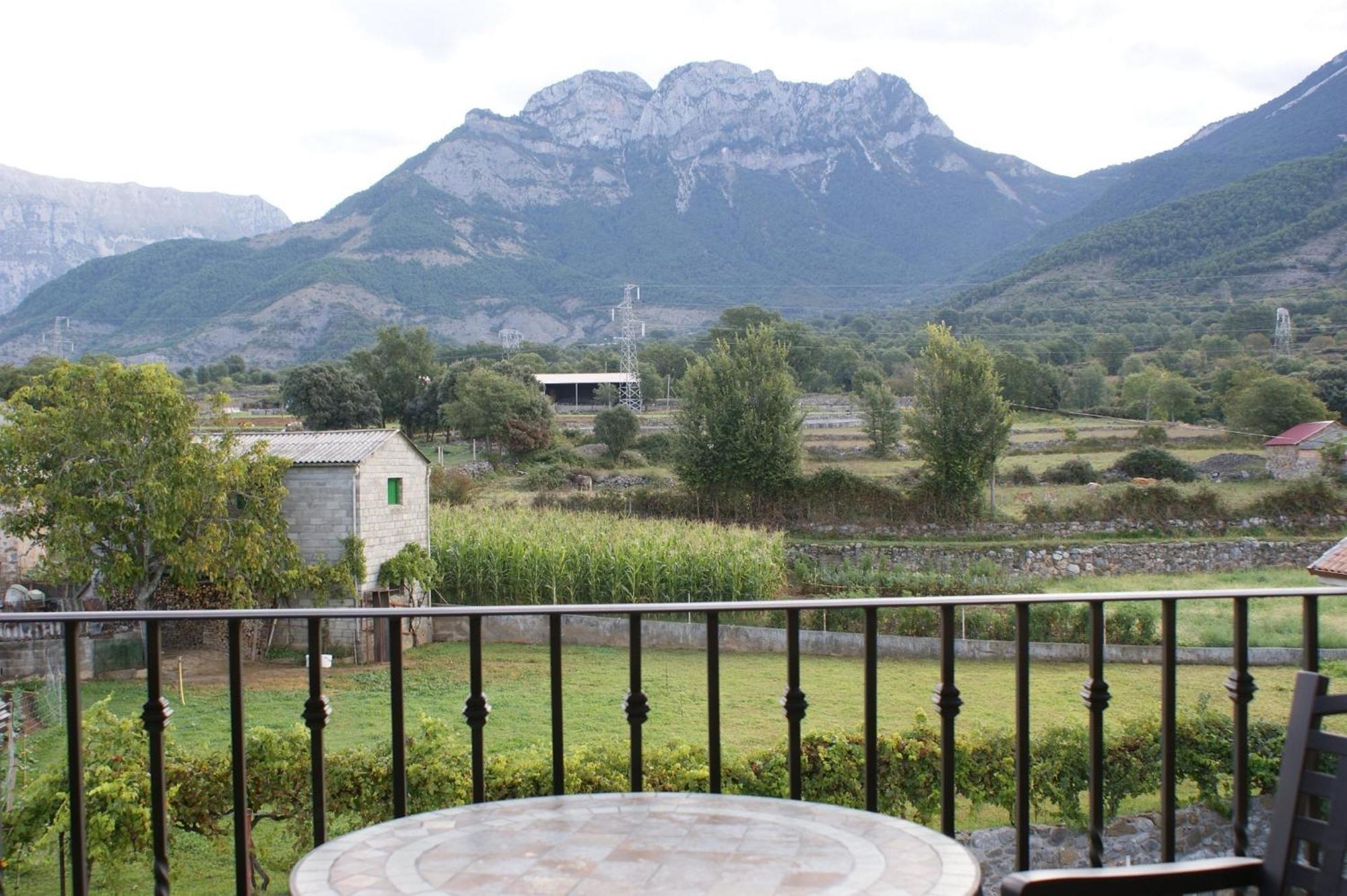 Puerta De Ordesa Garden Διαμέρισμα Laspuña Δωμάτιο φωτογραφία